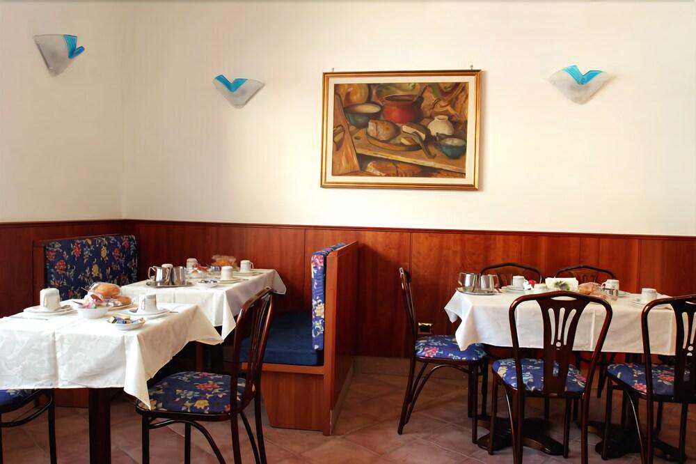 Albergo Carla Pont-Saint-Martin Buitenkant foto