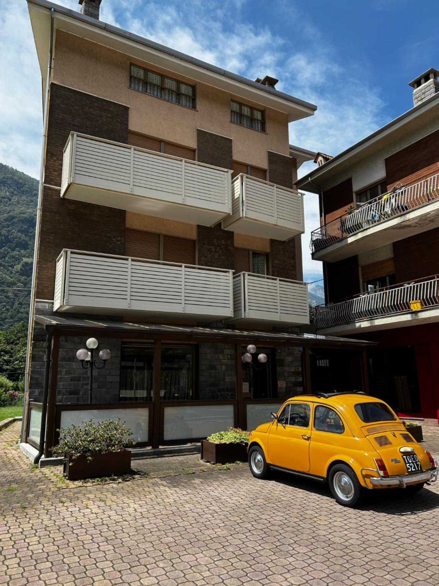 Albergo Carla Pont-Saint-Martin Buitenkant foto